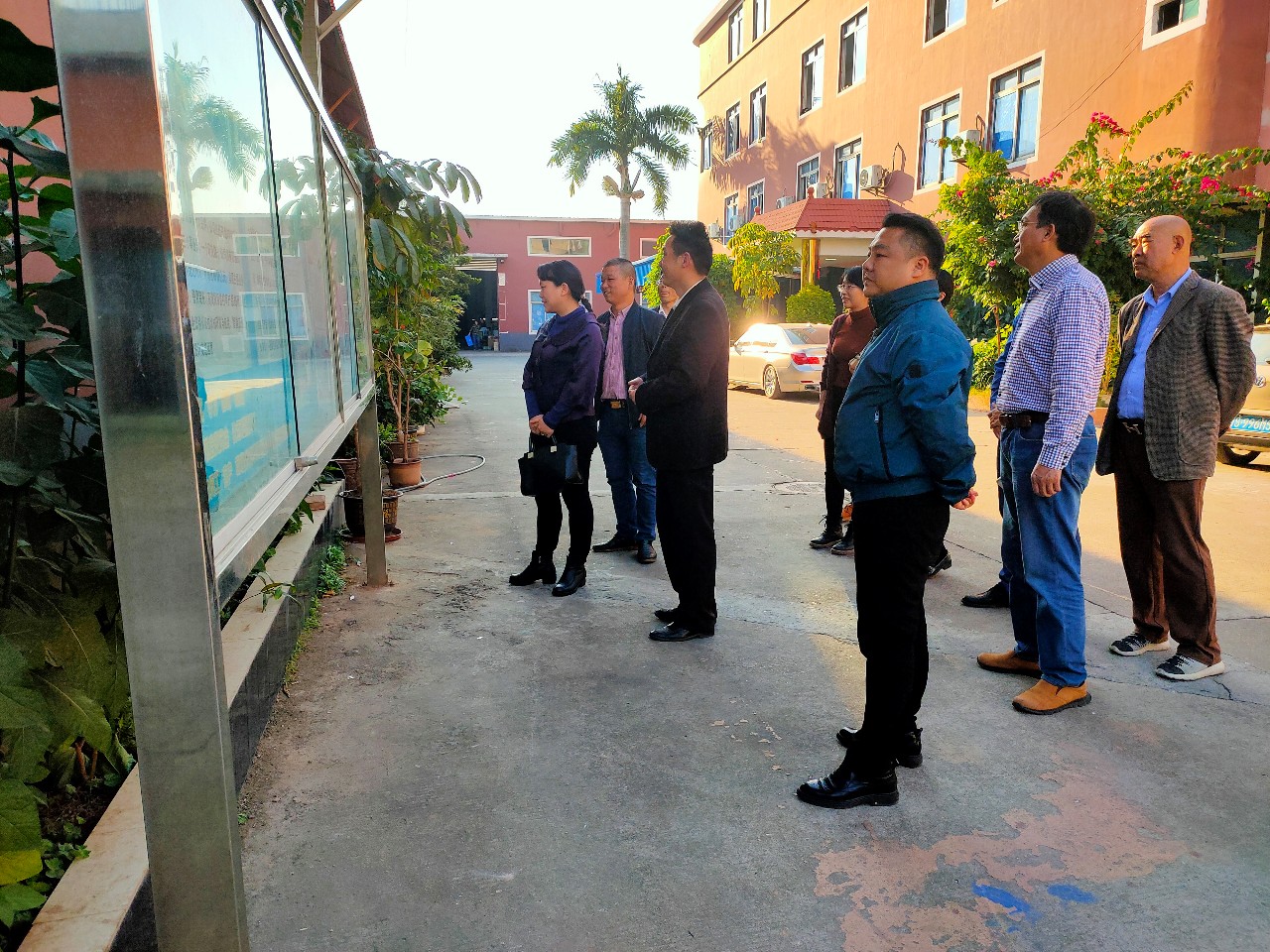 東城政法委領(lǐng)導(dǎo)率隊考察指導(dǎo)守門神科技集團“平安文化”建設(shè)情況